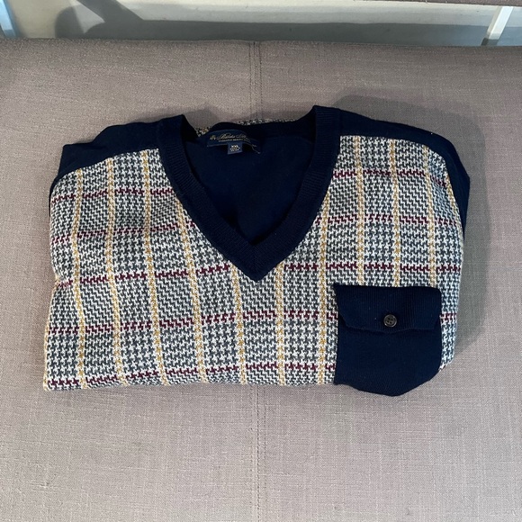Merino Plaid V-Neck Sweater (XXL) - Picture 4 of 9